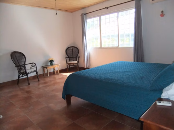 Venta de Casa en Coronado, con terreno de 1,250m2