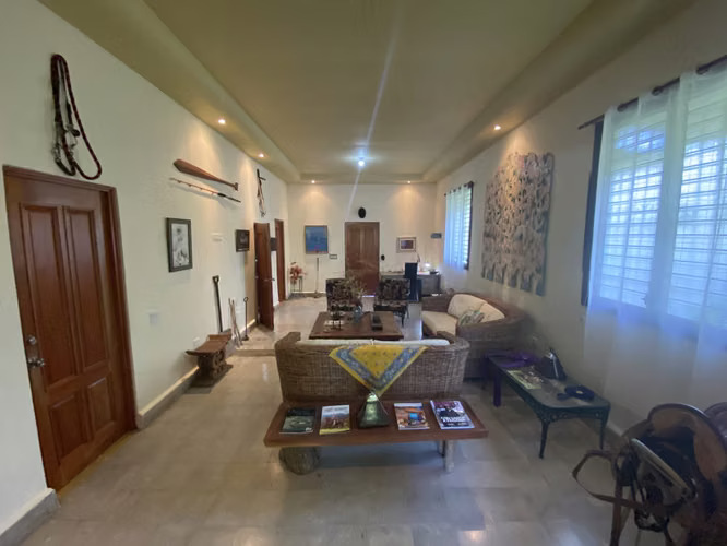 SAN CARLOS | CASA FRENTE AL PARQUE