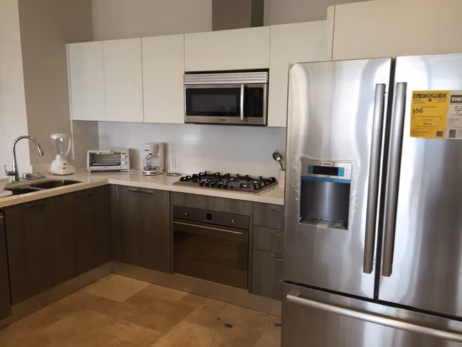 SE ALQUILA APARTAMENTO DE REVISTA FRENTE AL MAR BUENAVENTURA - Imagen 7