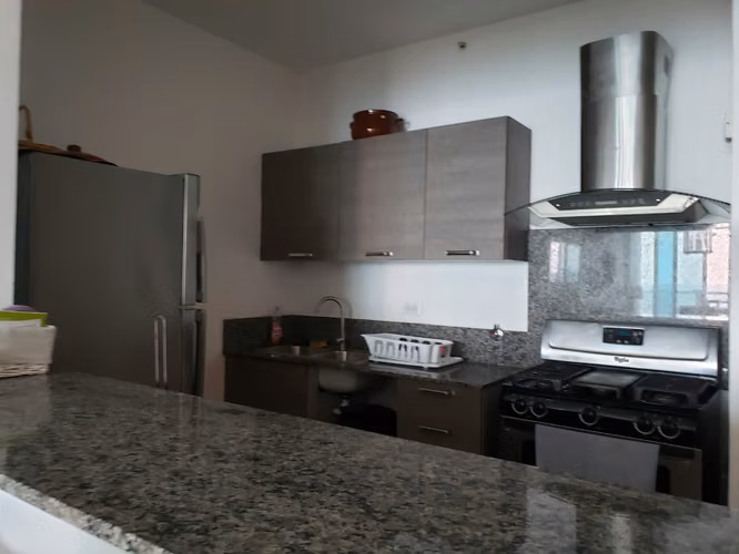 Se alquila apartamento en santa clara residences