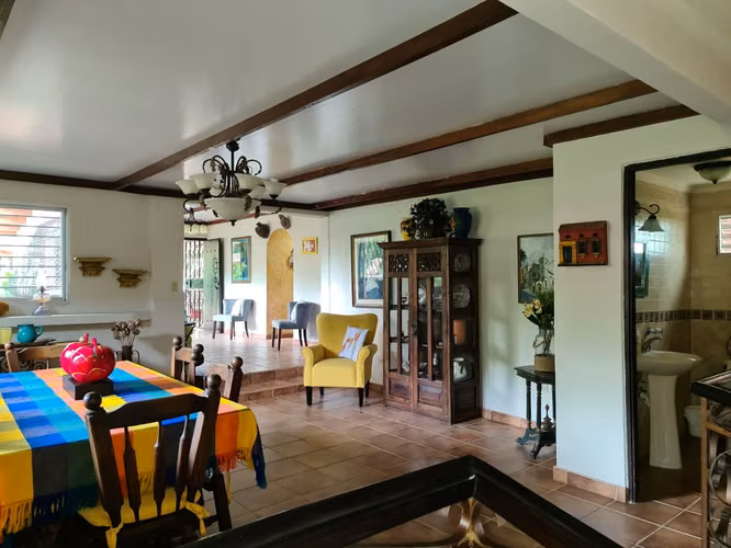 VENDO CASA DE CAMPO. LAS GUIAS DE ORIENTE. COCLE. PLAYA.