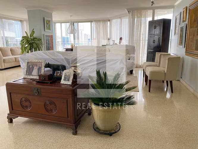 Se vende apartamento en la Cresta, PH El Cenit