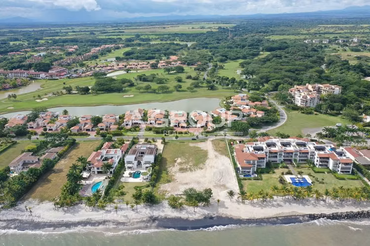 Se vende terreno en Buenaventura frente al mar
