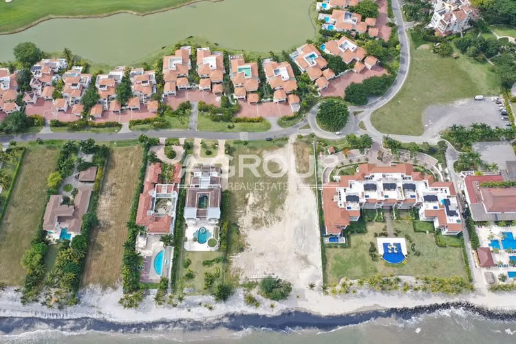 Se vende terreno en Buenaventura frente al mar