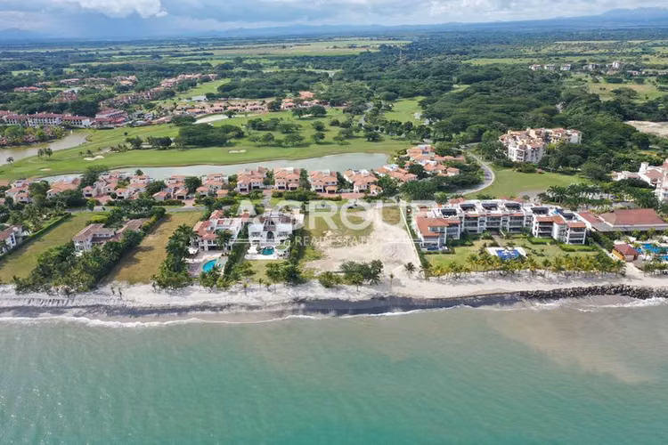 Se vende terreno en Buenaventura frente al mar