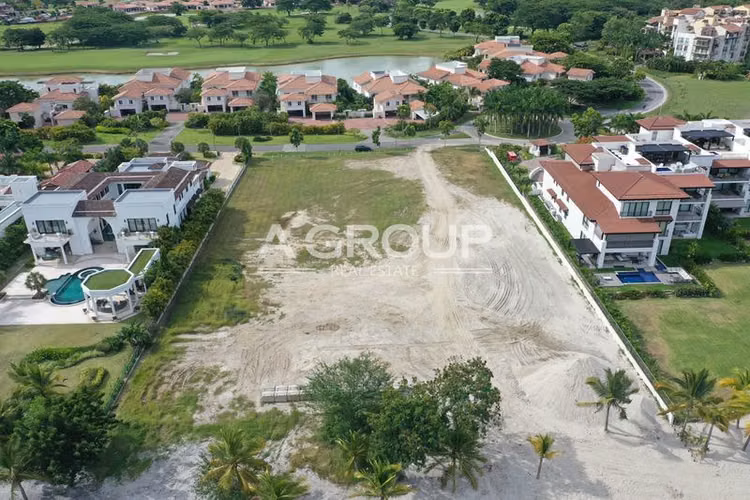 Se vende terreno en Buenaventura frente al mar