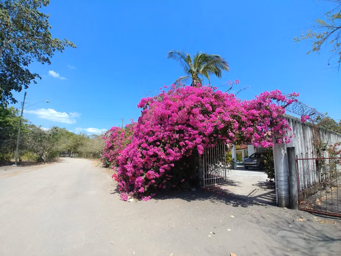 Casa de Playa frente el mar en Juan Hombrón