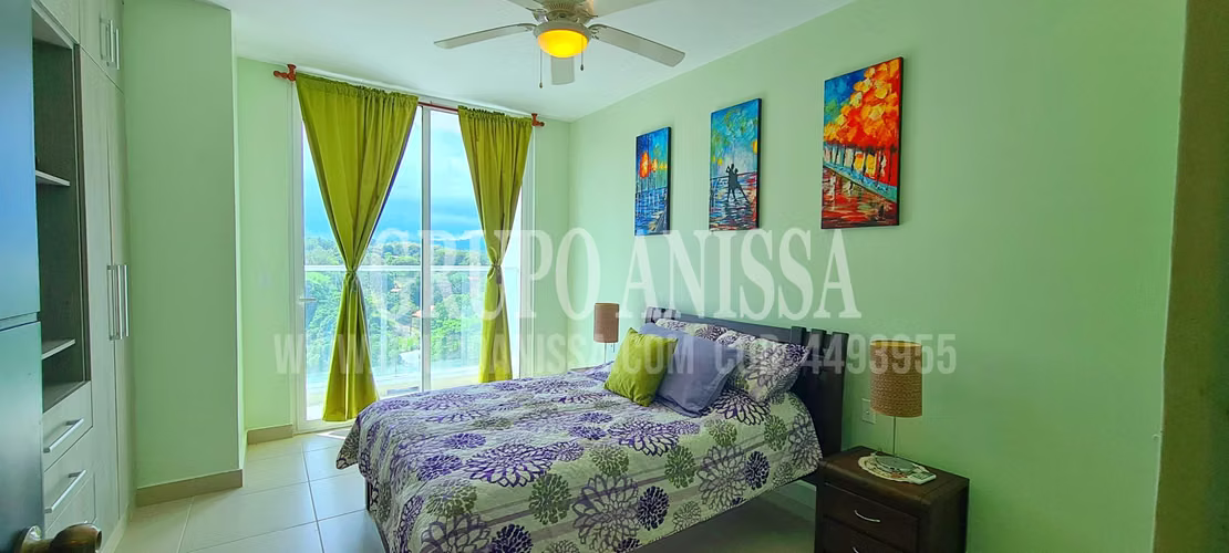 Se Vende Apartamento en Playa Corona con Vistas al Mar
