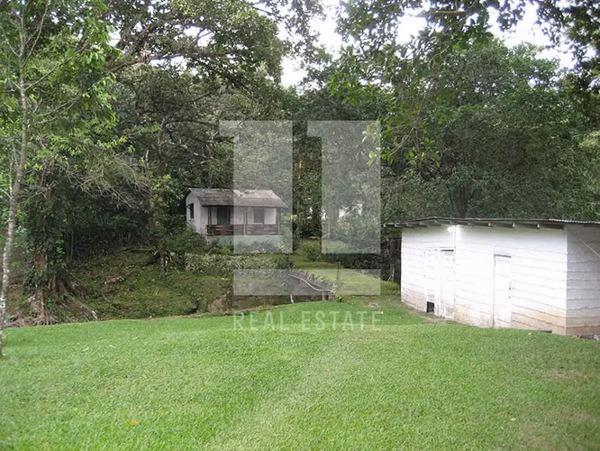 Casa con rio en El valle de Anton en terreno de 11,073.90 m2 - Imagen 10