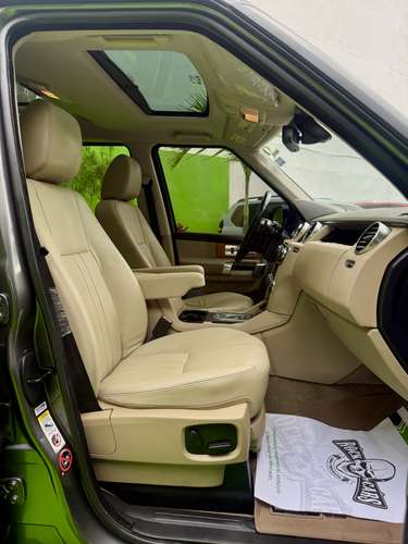 LAND ROVER LR4 2015 SUPER CARGADO.  UN VEHÍCULO AMPLIO, SEGURO Y CÓMODO.  COMO NUEVO Y CON SUS MANTENIMIENTOS DE AGENCIA