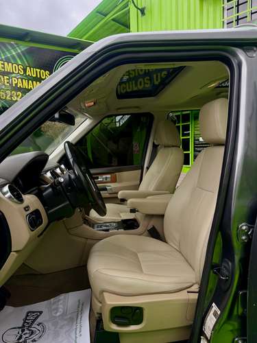 LAND ROVER LR4 2015 SUPER CARGADO.  UN VEHÍCULO AMPLIO, SEGURO Y CÓMODO.  COMO NUEVO Y CON SUS MANTENIMIENTOS DE AGENCIA