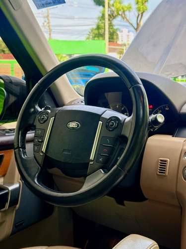 LAND ROVER LR4 2015 SUPER CARGADO.  UN VEHÍCULO AMPLIO, SEGURO Y CÓMODO.  COMO NUEVO Y CON SUS MANTENIMIENTOS DE AGENCIA