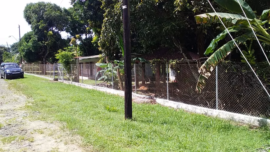 Terreno con construcción en Chame, 975m2