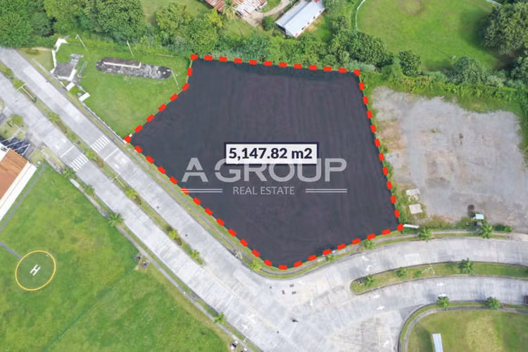 Se vende terreno en Santa Maria Business District - Santa Maria