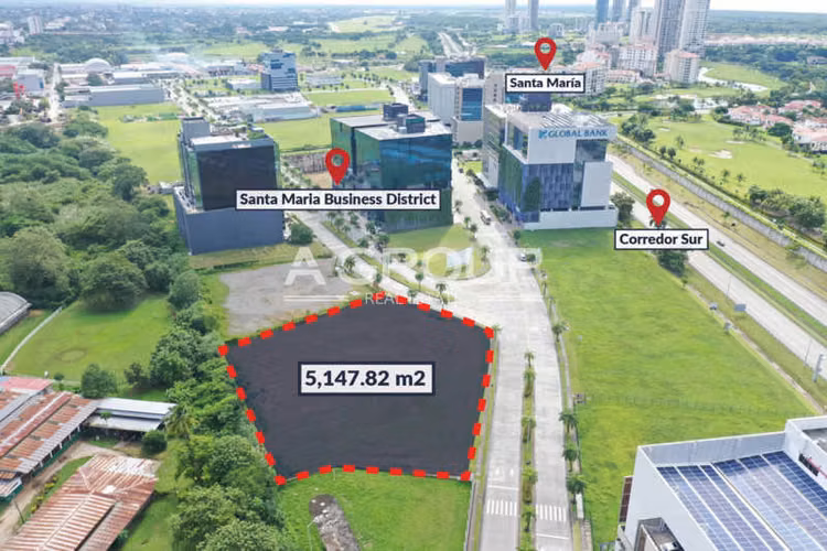Se vende terreno en Santa Maria Business District - Santa Maria