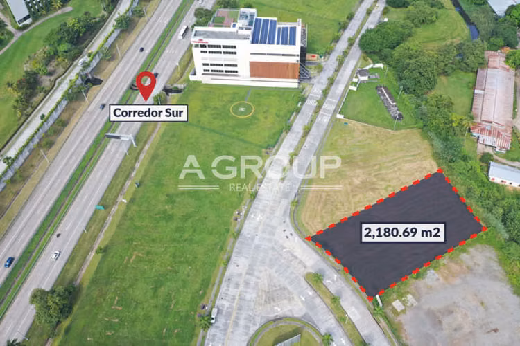 Se vende terreno en Santa Maria Business District - Santa Maria