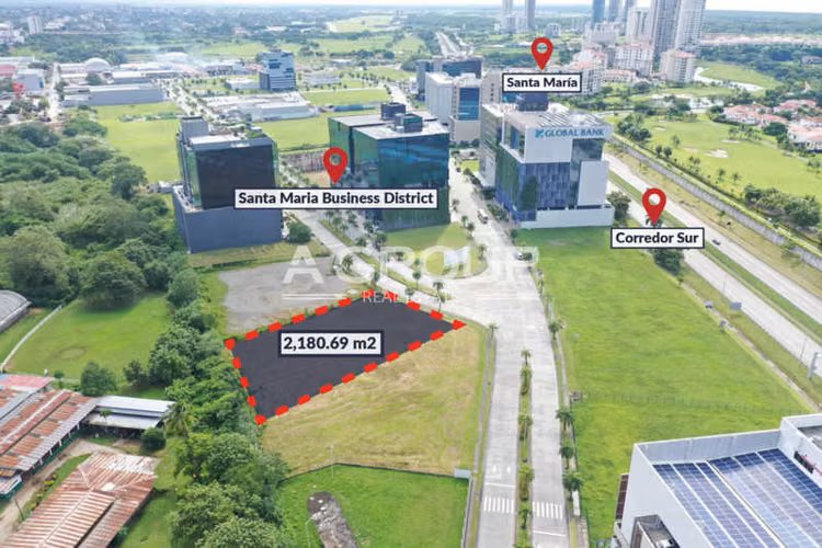 Se vende terreno en Santa Maria Business District - Santa Maria