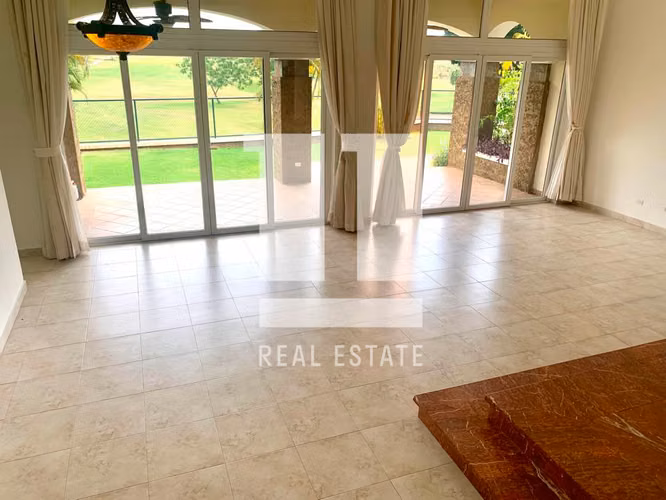 Se vende Casa en Tucan Country Club - Imagen 5