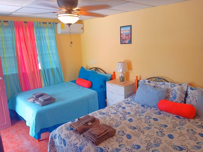 Tu escape a un paraíso tropical y familiar: piscina, diversión y playas cercanas