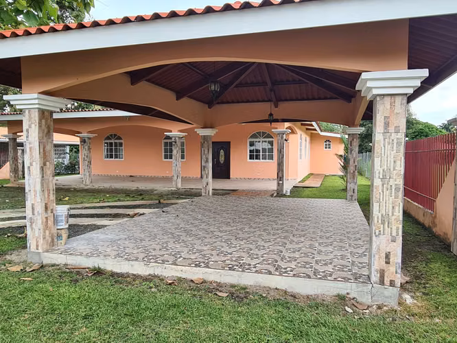 VENDO CASA. SANTA CLARA. PLAYA. NUEVA.