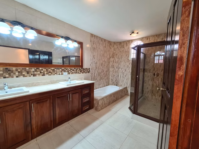VENDO CASA. SANTA CLARA. PLAYA. NUEVA.