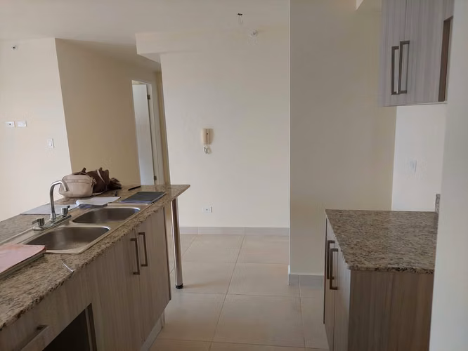 Se vende apartamento en Playa Dorada P.H Altamira Arraijan