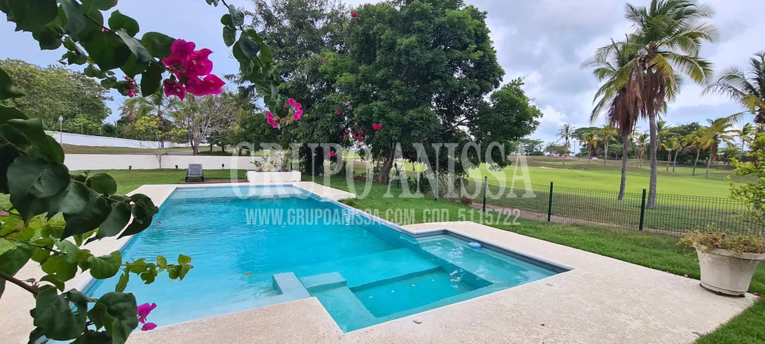 Se Vende Casa de Playa con Piscina en Vistamar San Carlos