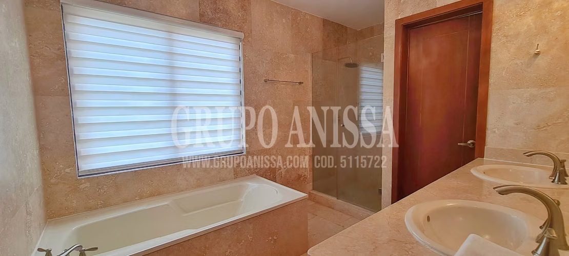 Se Vende Casa de Playa con Piscina en Vistamar San Carlos
