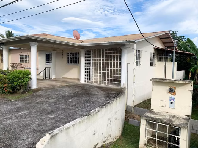 VENTA CASA EN COLINAS DE SANTA ISABEL- CHIRIQUÍ