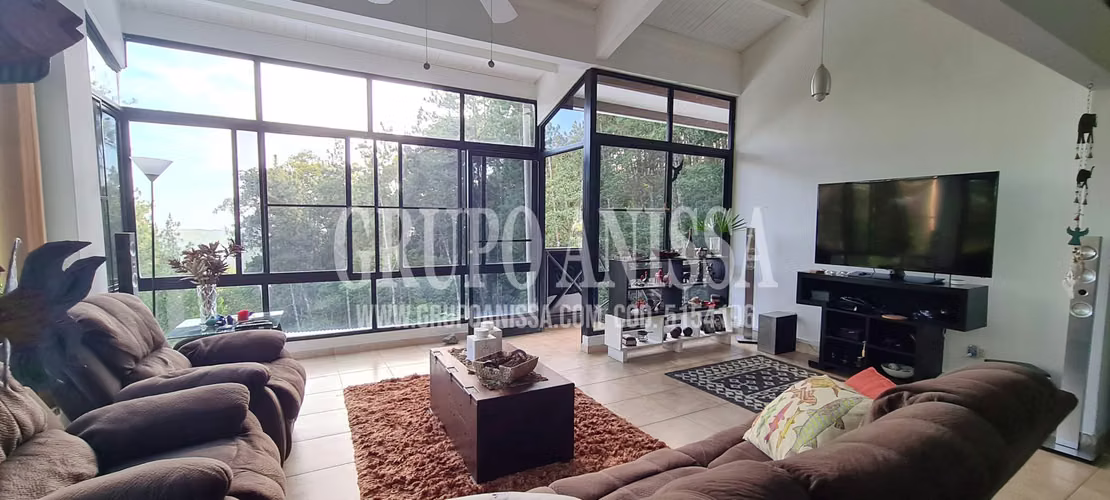 Oportunidad! Se Vende Hermosa Casa en Cerro Azul