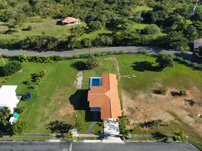PUNTA BARCO CASA NUEVA EN VENTA