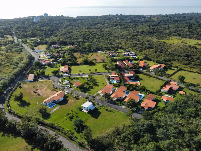 PUNTA BARCO CASA NUEVA EN VENTA