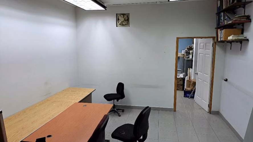 Se venden oficinas con galera en transistmica