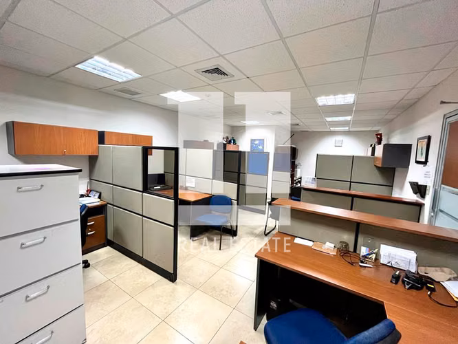 Se Vende oficina en Torre Generali - Imagen 9