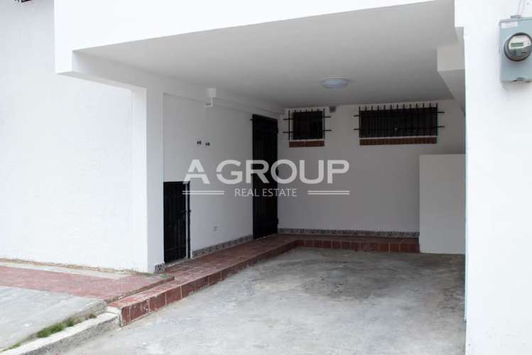 Se vende casa frente a Multiplaza - Imagen 6