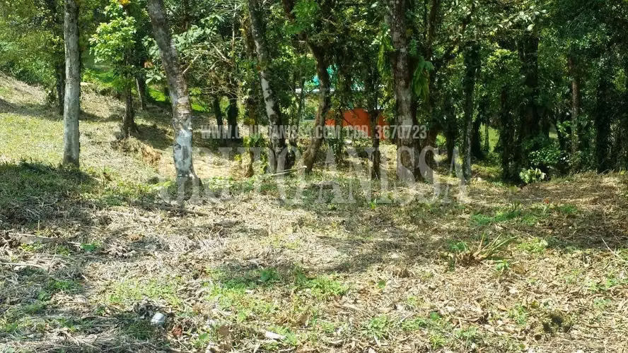 Oportunidad! Se Vende Terreno de Esquina en La Rioca Altos del Maria