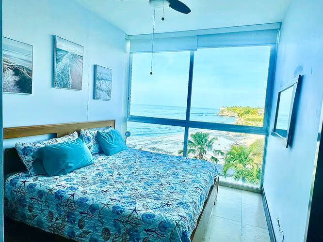 Apartamento Frente al Mar en Riomar- 2 Recamaras 2 Baños