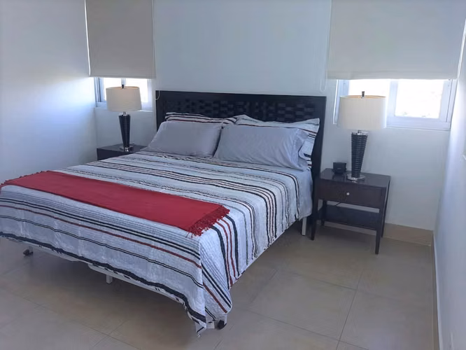Piso Alto en Riomar- 2 Recamaras 2 Baño