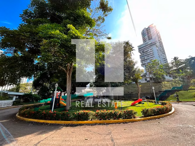 Terreno en La Cresta de 1,237.42m2 - Imagen 3