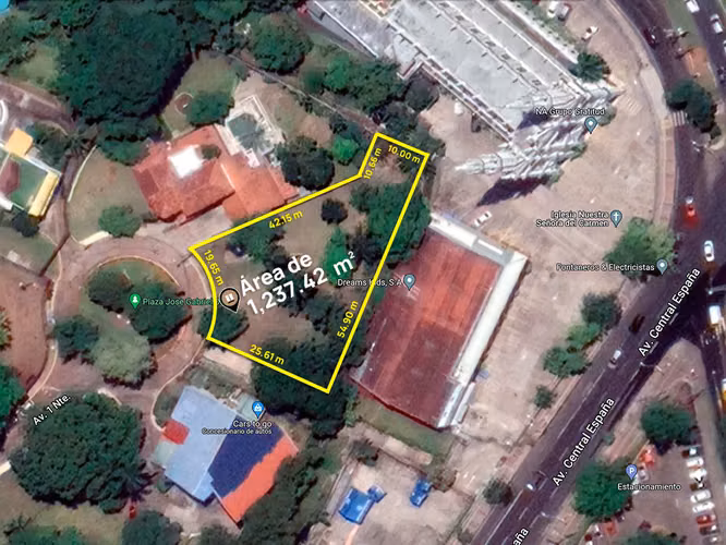 Terreno en La Cresta de 1,237.42m2