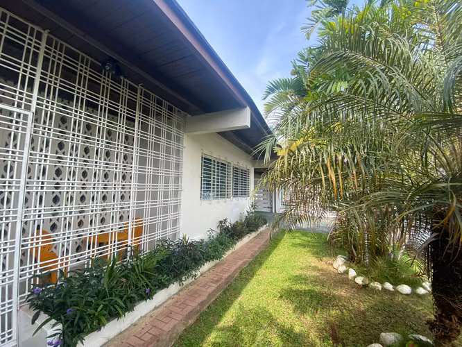 Venta Casa en Coco del Mar, con terreno de 803m2