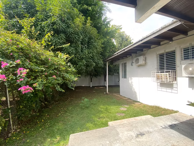 Venta Casa en Coco del Mar, con terreno de 803m2