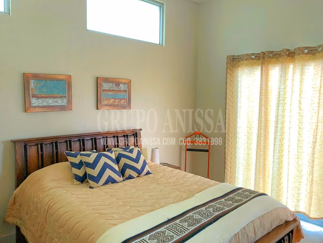 Oportunidad! Se Vende Moderna y Amplia Casa en Altos del Maria