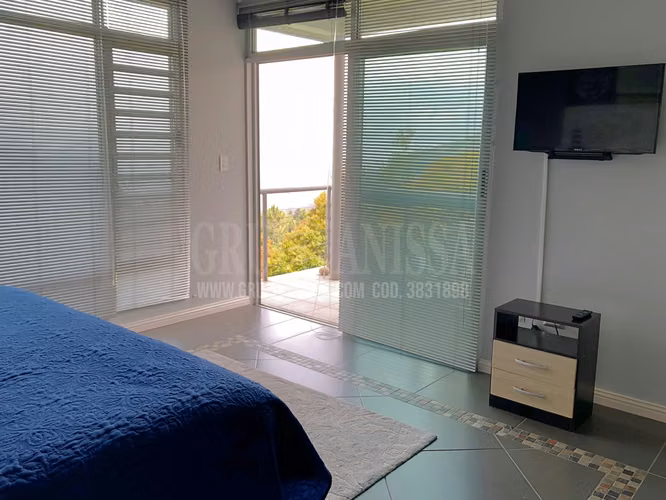 Oportunidad! Se Vende Moderna y Amplia Casa en Altos del Maria