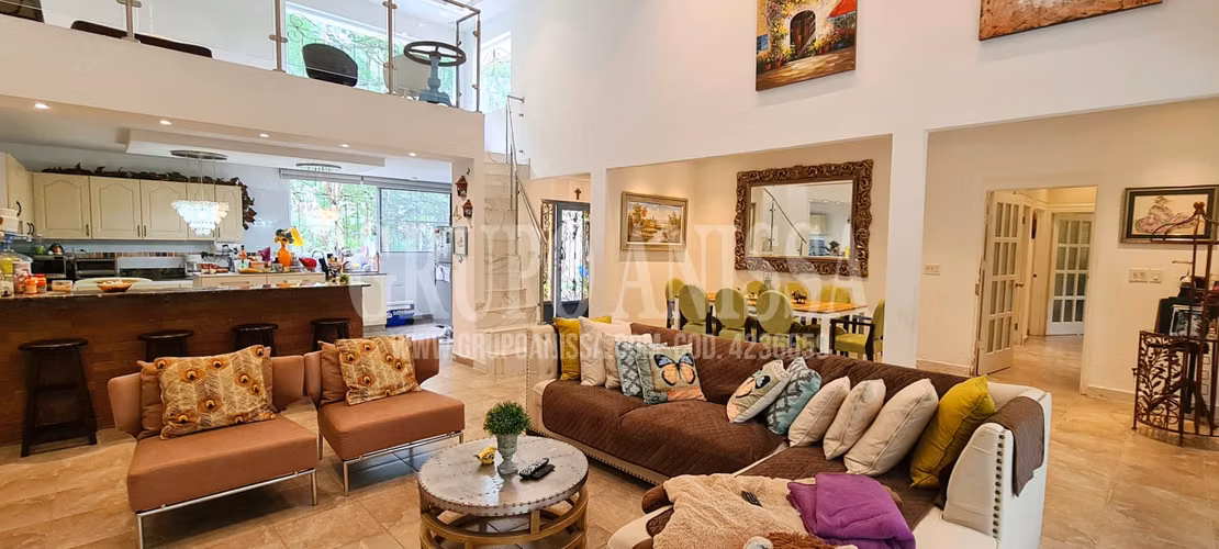 Se Vende Moderna y Acogedora Casa en Altos del Maria