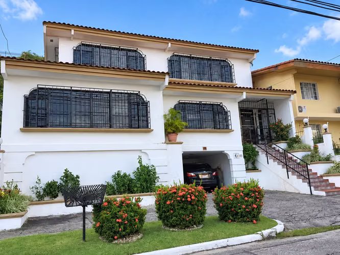 HOUSE FOR SALE HIGH BETANIA WITH BEAUTIFUL VIEW