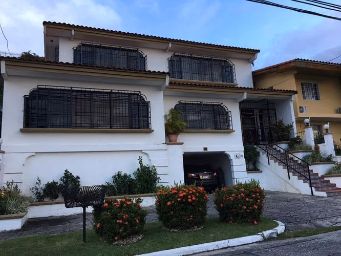 Casa en Venta Altos de Betania | 6 Recámaras | Hermosa Vista