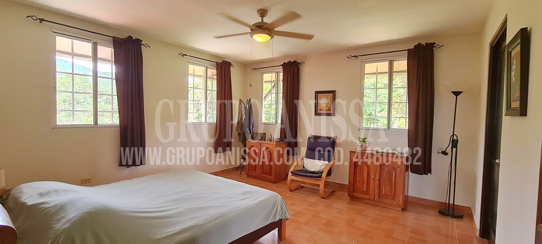 Se Vende Amplia y Hermosa Casa en Altos del Maria