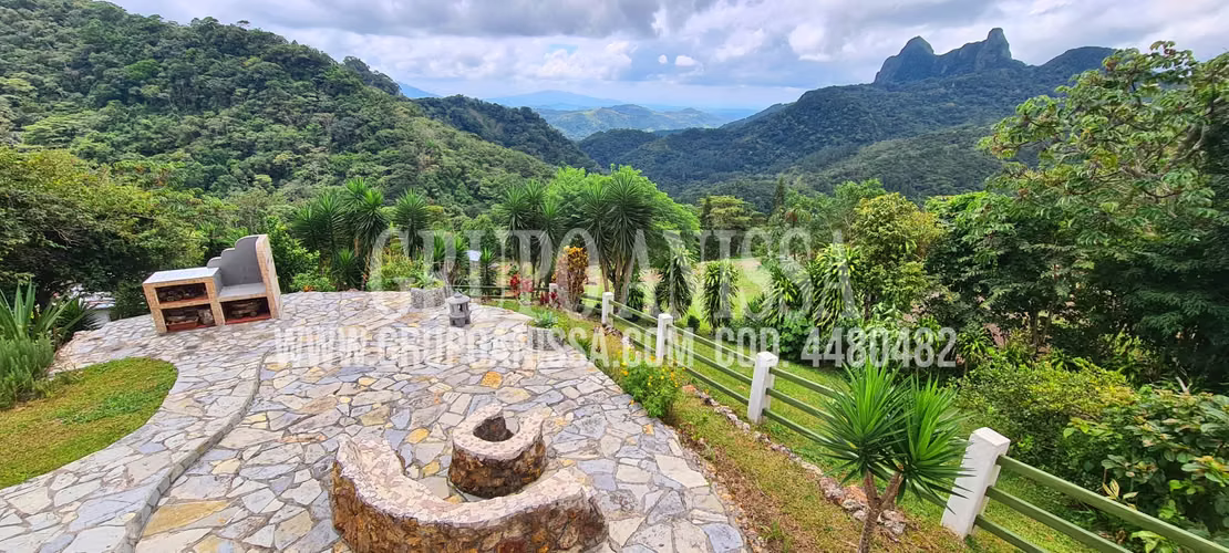 Se Vende Amplia y Hermosa Casa en Altos del Maria