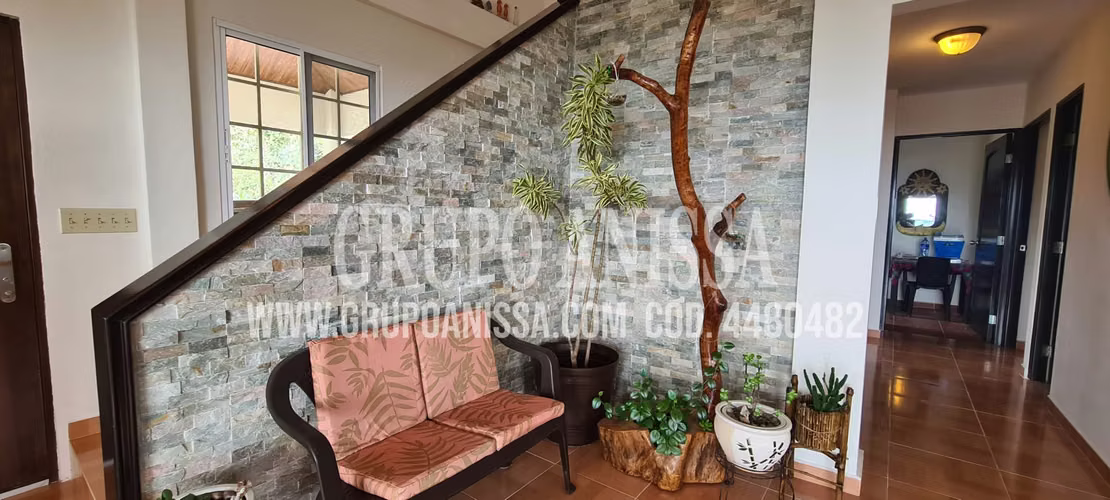Se Vende Amplia y Hermosa Casa en Altos del Maria